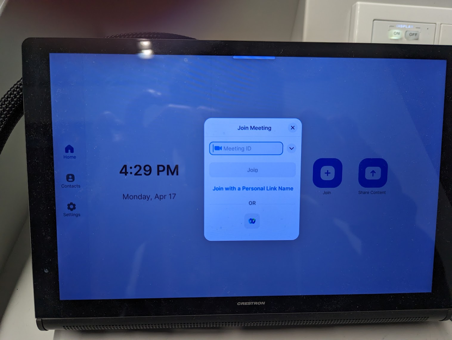 The zoom terminal with the 'Join meeting' dialog opened, the meeting ID box is active.
